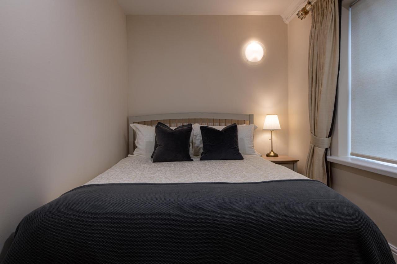 Charnwood Guest House Bracknell Eksteriør billede
