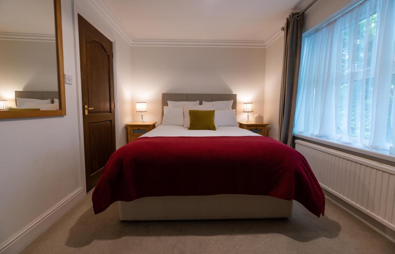 Charnwood Guest House Bracknell Eksteriør billede